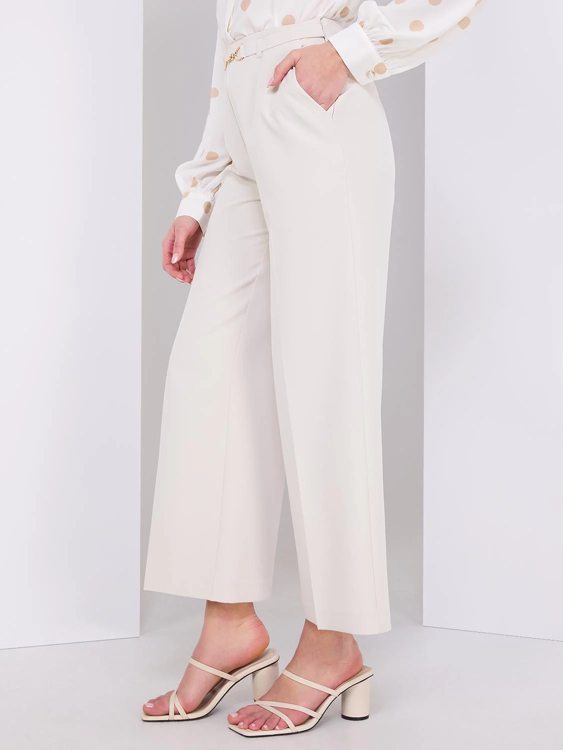 Cropped Wide-Leg Pants With Gold Hardware - Image 7