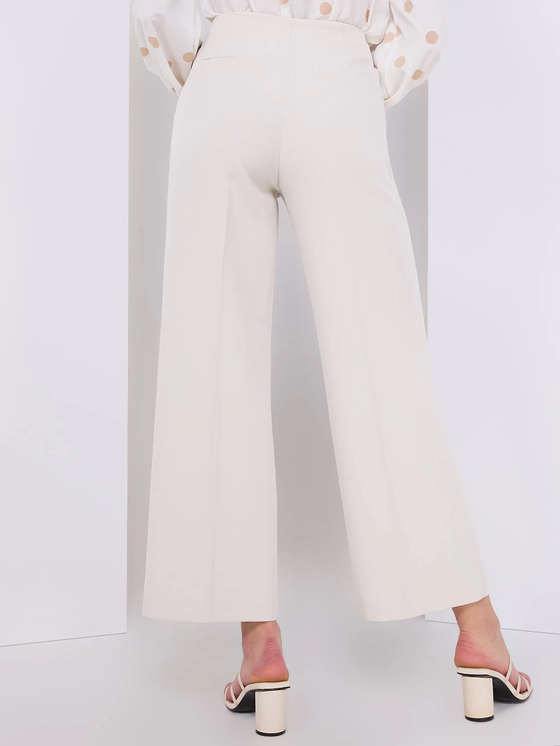 Cropped Wide-Leg Pants With Gold Hardware - Image 8