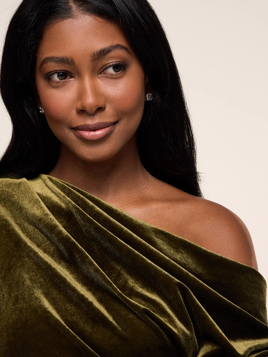 Velvet Dress With Asymmetric Neckline - Image 9